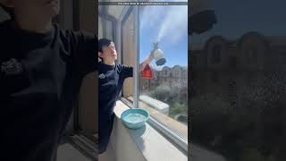 Magnetic Cleaner Shine Your Window from the Inside [upl. by Tudela]