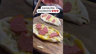 🍕🍕 Kaşarlı Sucuklu Pide nasıl yapılır Mini Pide tarifi pidetarifi yemektarifleri yemek [upl. by Takashi919]