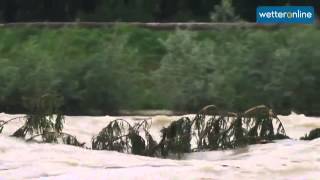 wetteronlinede Wetterreporter filmt IsarHochwasser 21052015 [upl. by Anoj]