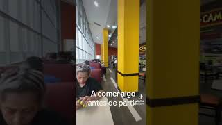 Pollo campero en el aeropuerto [upl. by Ittak]