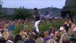 Måns Zelmerlöw Cara mia Live  Allsång på Skansen [upl. by Nosydam]