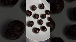 Chocolate truffles🤎😺chocolatechocolatetrufflesegglessviralvideohomemadefood shorts trending [upl. by Stelmach]