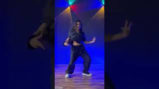 Blue eyes ♥️dance yoyohoneyshingh dancevideo viralvideo subscribe dancemusiclovers [upl. by Ballman]