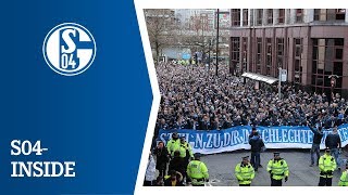 Schalker Fanmarsch in Manchester  FC Schalke 04 [upl. by Bobker]