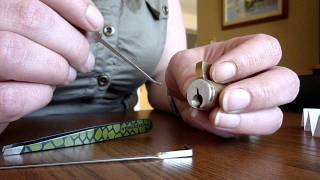 Beginners Lockpicking Exercise [upl. by Parlin]