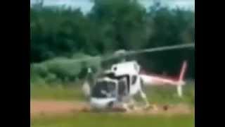 Jajaja Helicoptero se Desbarata al Aterrizar [upl. by Lemert508]