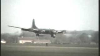 B29 arriving at Duxford in 1980 [upl. by Humfried]