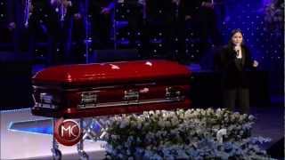 Ana Gabriel interpreta Paloma Negra en el Funeral  Recordatorio de Jenni Rivera [upl. by Bran783]