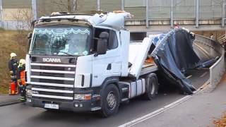 Fahrer fährt Lkw zu Schrott [upl. by Peckham140]