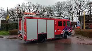 Opkomst Brandweer Borculo met spoed naar een auto over de kop [upl. by Yllim]