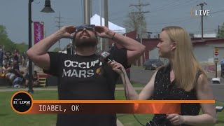 People react to seeing total solar eclipse in downtown Idabel [upl. by Zanze]