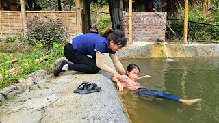 Luyen went to pick oranges to sell at the market  Lan came home from school to bathe the puppy [upl. by Annelise]