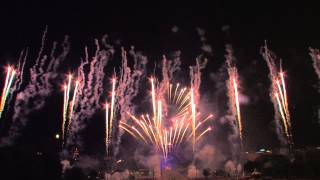 Paris 2014 Feu dartifice  Tour Eiffel Quatorze Juillet Fireworks  14 july [upl. by Anirehtak549]