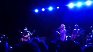 Breeders with Tanya Donelly play quotHappiness is a Warm Gunquot [upl. by Onyx]