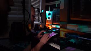 Maschine MK3 in the home studio  Elevate [upl. by Nidnarb]