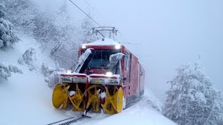 Trois générations de chasseneige au MontreuxGlionNaye [upl. by Assirahs]