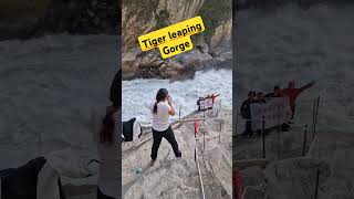 Le gole del salto della tigre in Cina [upl. by Yelsnit]