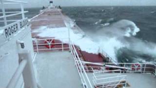 Great Lakes Freighter Roger Blough in Heavy Seas on Lake Superior [upl. by Niboc]