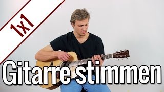 Gitarre stimmen ohne Stimmgerät  Gitarren 1x1 [upl. by Anyehs]