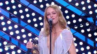 Vanessa Paradis La plage en live pour Quotidien [upl. by Hutchinson]