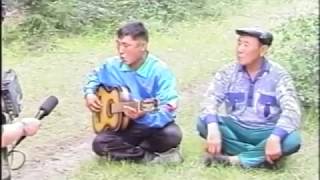 Tuvan throat singing by Ayan Mongush Tuva 1999 [upl. by Isewk614]