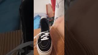 how to lace a Vans SK8  HI [upl. by Trebleda]