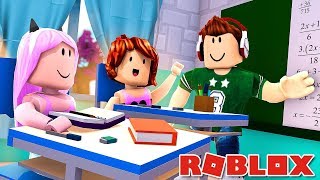 O PRIMEIRO DIA DE AULA DAS MENINAS ABANDONADAS  Roblox Novelinha com VITÓRIA MINEBLOX  JR E MI [upl. by Dnalhsa]