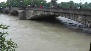 Hochwasser Isar München  2Juni 2013  Isar flood [upl. by Hannaoj]