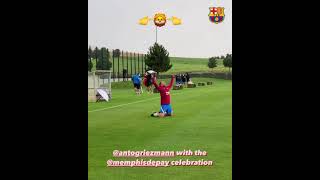 Griezmann copying Depay celebration 👉🦁👈 [upl. by Thirza]