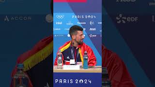 Novak usred konferencije zapevao srpski hit a onda je shvatio da je mikrofon upaljen olympics 🥇🥰 [upl. by Innis]