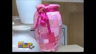 Geziela Cristina ensina como decorar um vaso de isopor com patchwork no atelie na tv [upl. by Isma]