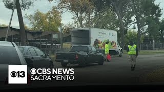 Hundreds wait for hours to get free Thanksgiving meals in Stockton [upl. by Latta]