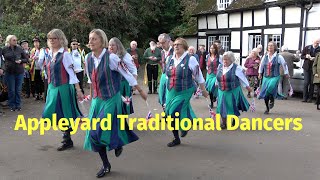 Appleyard Traditional Dancers dance quotKnutsfordquot at The Three Kings  Hanley Castle [upl. by Niwrud]