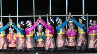 Indonesian traditional dance Ratoh Jaroe dance from Aceh [upl. by Mcgaw345]