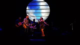 Asilo  Jorge Drexler y Mon Laferte [upl. by Elman]