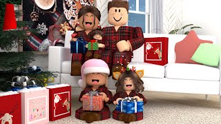 Christmas Day Family Routine  Roblox Bloxburg Family Roleplay wvoices [upl. by Teague]