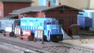 N scale Ａｔｌａｓ GP30 CONRAIL 2206 wmv [upl. by Nnyllaf]