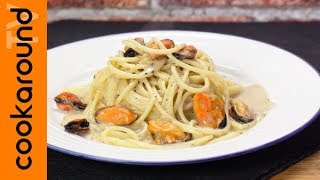 Spaghetti cacio e pepe con le cozze  goduria suprema [upl. by Anelhtak]