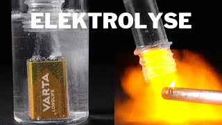 Elektrolyse im Wasserglas – Experiment mit Knalleffekt [upl. by Nrevel398]