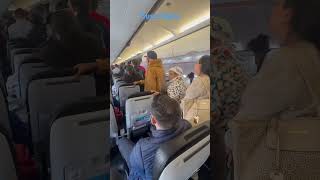 Nos venimos parados en Avianca no le dieron haciento ala Abuela 👵 [upl. by Norrehc]