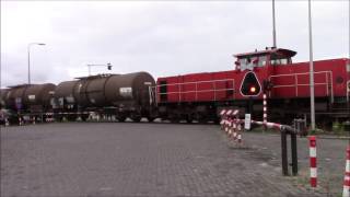 Spoorwegovergang AKI Delfzijl met DB trein [upl. by Peugia]