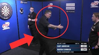 Gary Anderson had to give up in the middle of the match darts [upl. by Elayne548]