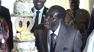 Zimbabwe  Robert Mugabe souffle ses 92 bougies [upl. by Hpeseoj]