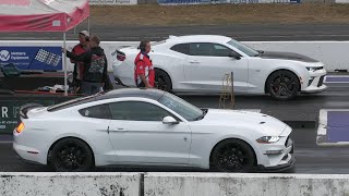 Mustang Ecoboost vs Camaro SS  drag racing [upl. by Ah]