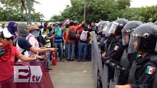 Enfrentamiento en Acapulco entre normalistas y policías deja 18 lesionados  Excélsior Informa [upl. by Quennie602]