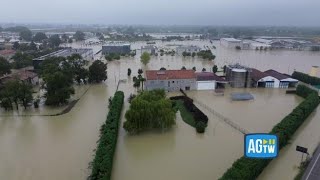 Alluvione EmiliaRomagna a Cotignola esonda il torrente Senio le immagini del drone [upl. by Enirak]