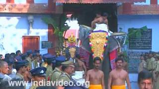 Aarattu  holy bath Shangumugham Beach Padmanabhaswamy temple festival Trivandrum [upl. by Beedon]