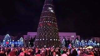 Луганск сегодня Открытие Главной Ёлки🎄 Салют 🎆 по Московским стандартам 👍🎅 луганск [upl. by Attenrad]