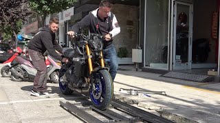 unboxing 2022 YAMAHA MT09 SP special edition [upl. by Fortunio]