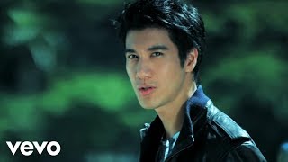 王力宏 Leehom Wang  依然愛你 [upl. by Aubree406]